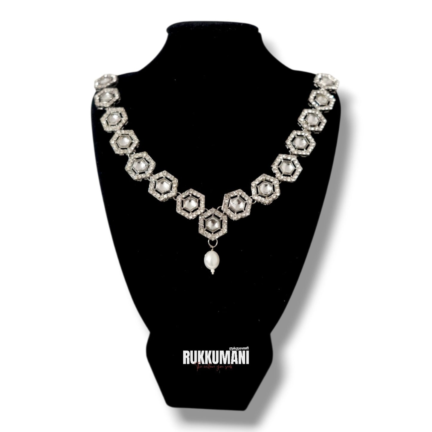 Vairavizhi Necklace