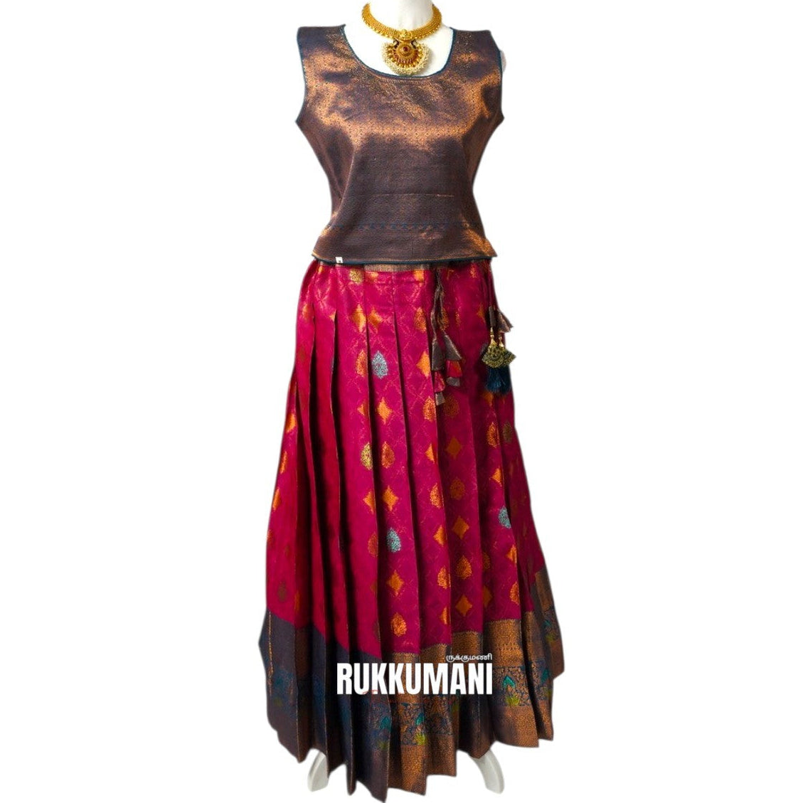 Neela malli Pattu Lehenga