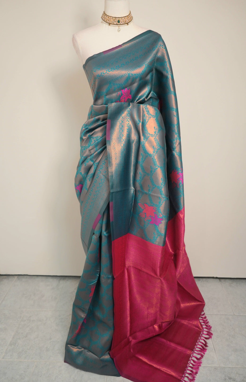 Saanvi Cotton Saree